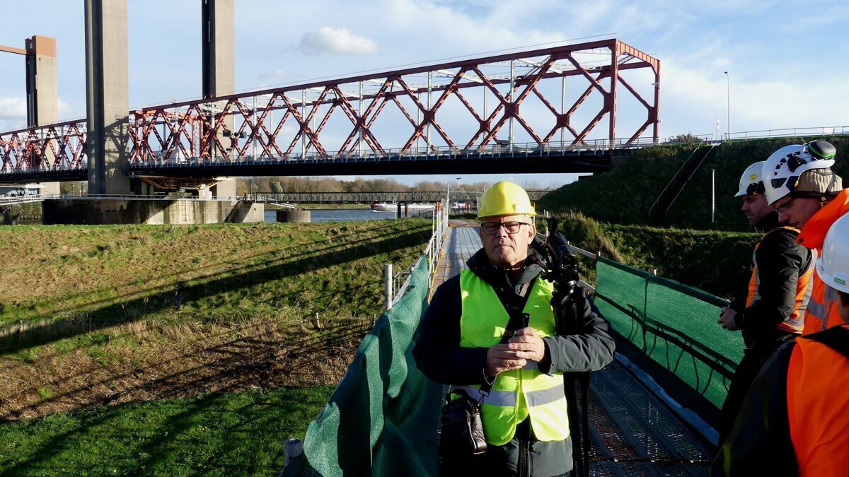 Foto-Roel-van-Deursen-Rondleiding-Rijkswaterstaat-Spijkenisserbrug-Spijkenisse-2024-11-20-1-scaled.jpg