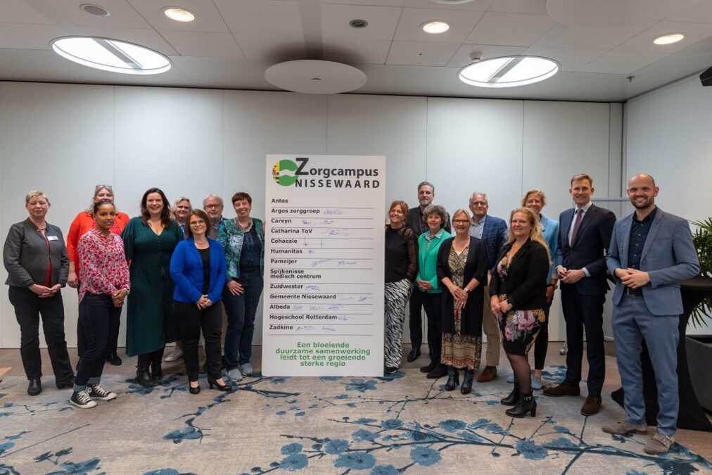 foto-ondertekenaars-convenant-zorgcampusnw-1024x683.jpg