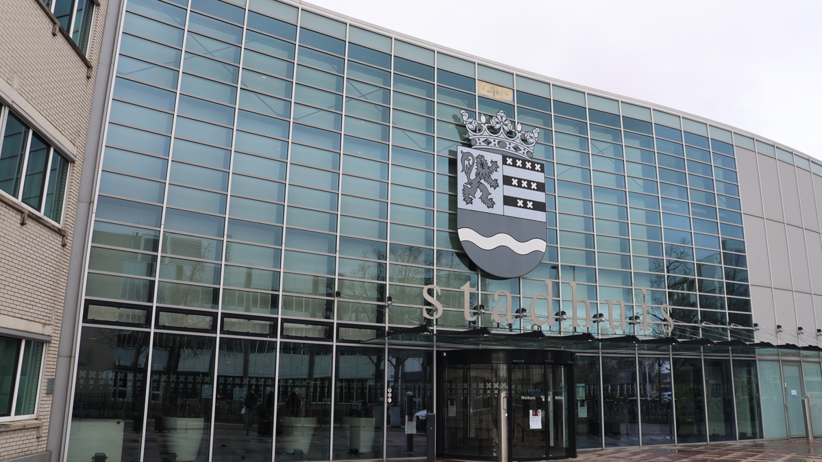 Stock_Gemeente_Nissewaard_Stadhuis.JPG