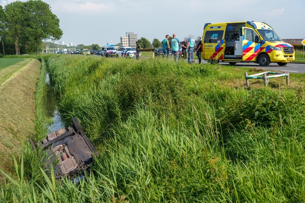 Auto-ondersteboven-3.jpg