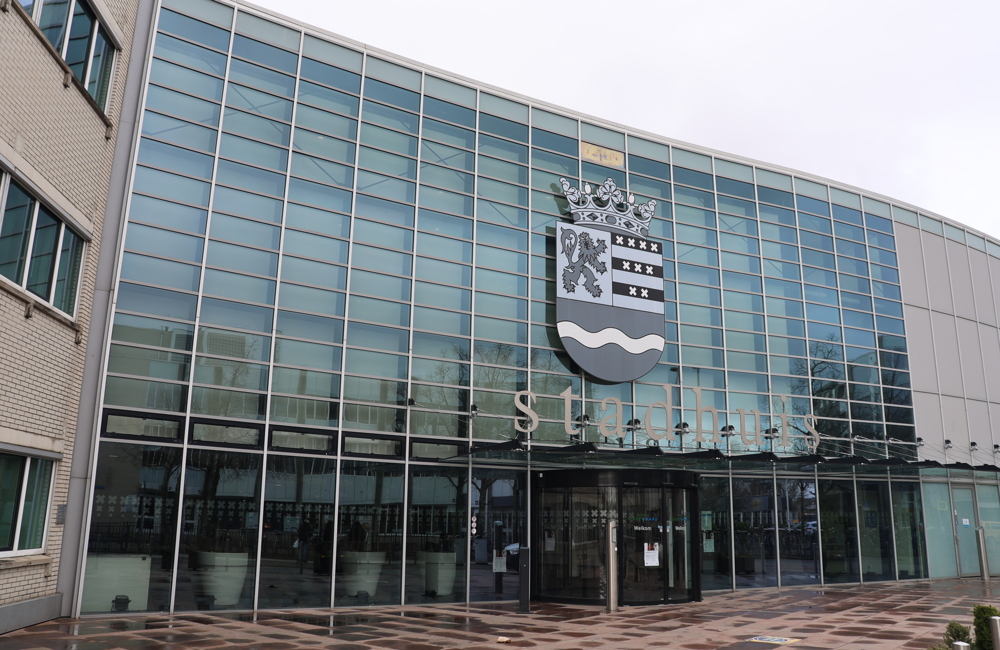 Stock_Gemeente_Nissewaard_Stadhuis.JPG