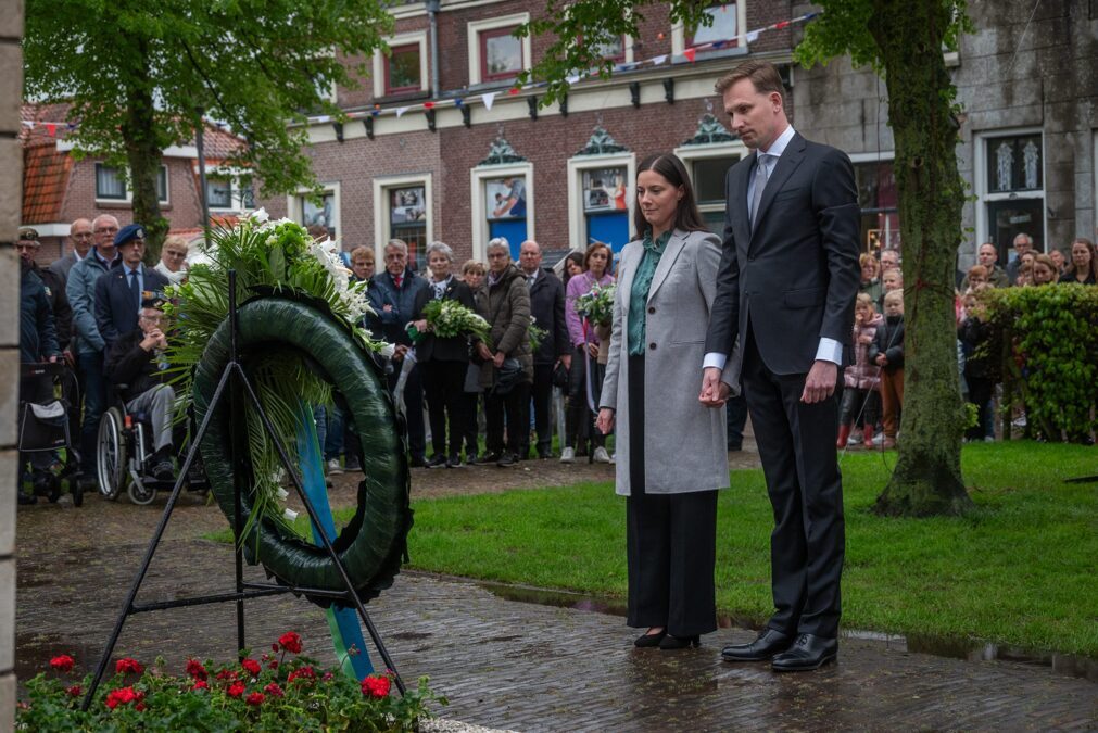 grote-opkomst-bij-dodenherdenking-zuidland-kerkstraat-zuidland-foto-4-scaled.jpg