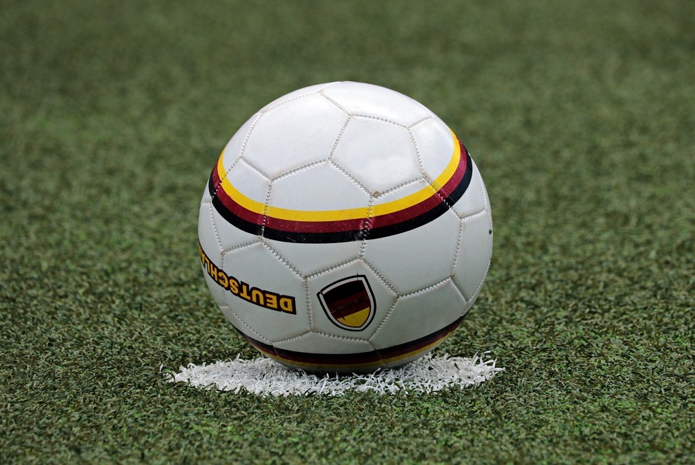 football-g25f97378c_1920.jpg