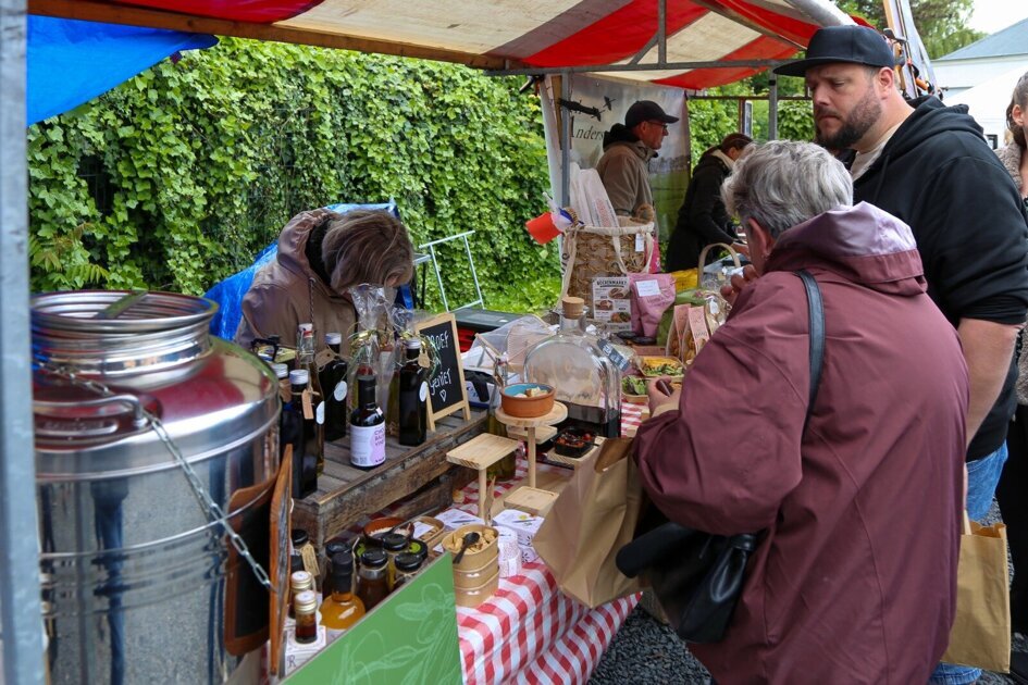 Boerenmarkt in Simonshaven tijdens Hemelvaart