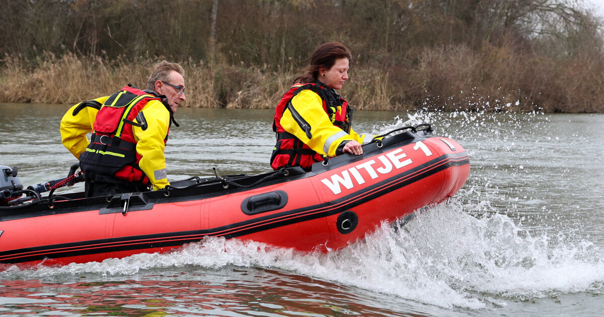 Vishaak verwijderd uit zwaan aan Rondweg
